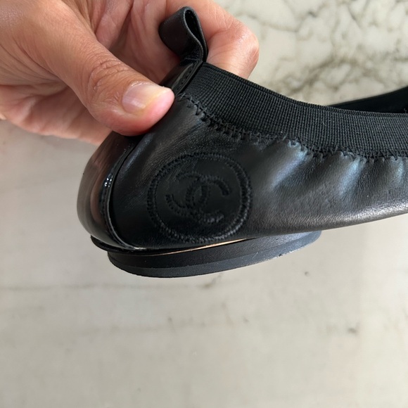 Chanel black ballet flats - Picture 3 of 9